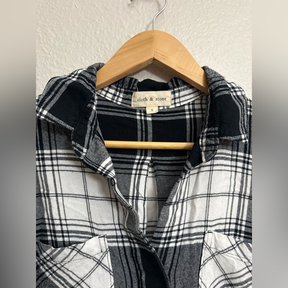 Cloth & Stone Anthropologie Plaid Flannel Shirt Black Button Up Split Back - Picture 2 of 5